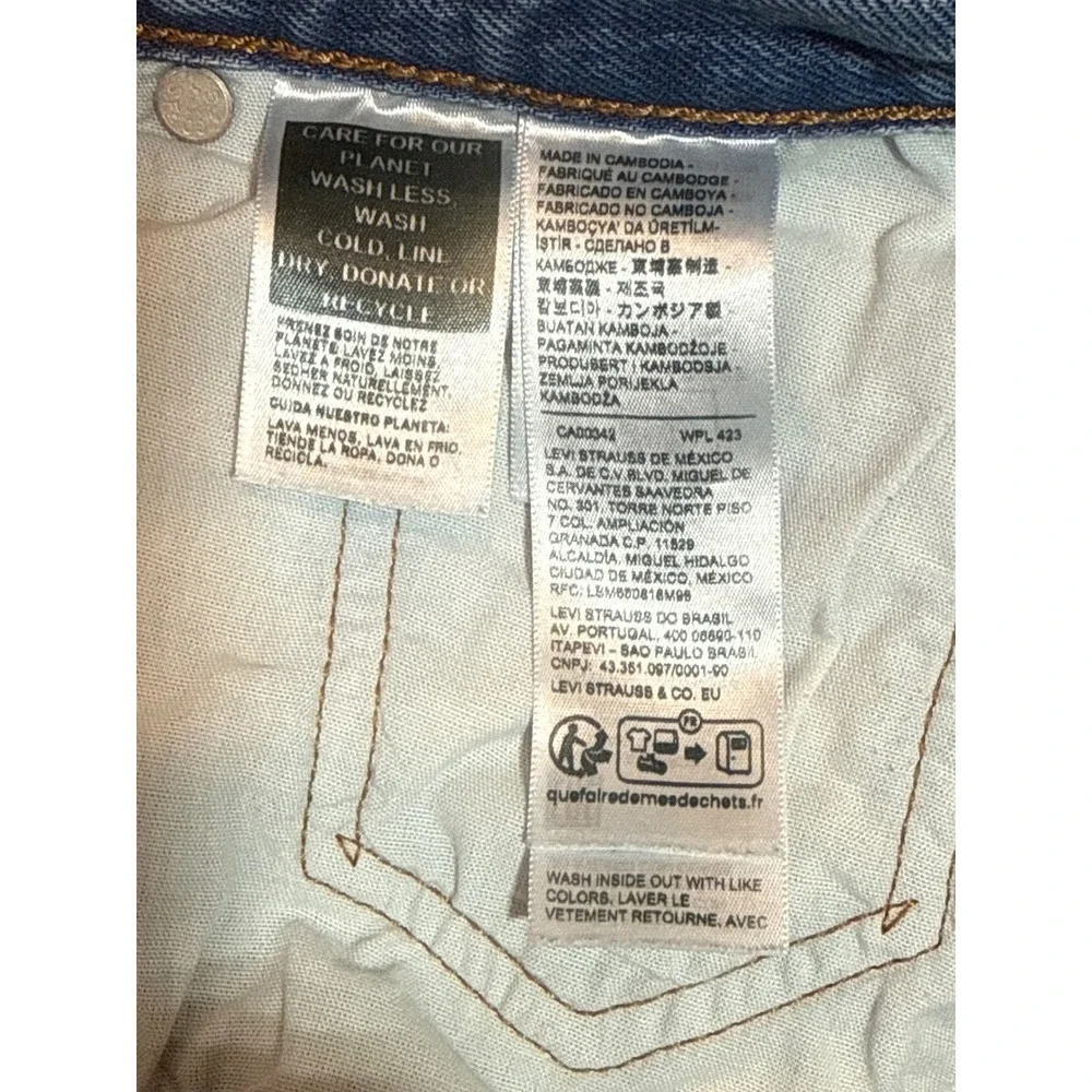 Levis 501 Original Fit Mens Light Wash Blue Denim Straight Leg Jeans W31 L32
